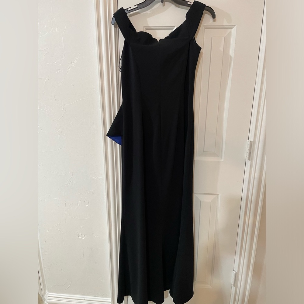 Carmen Marc Valvo Infusion Off the Shoulder Gown - Picture 8 of 10